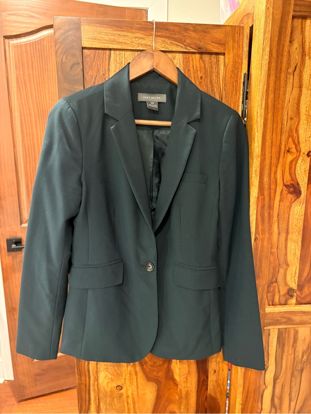 Suzy Shier Tailored Single-Button Blazer